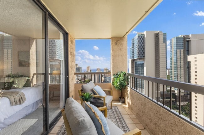 Photo - Aloha Towers