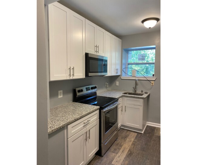 Photo - 627 Denison St Unit 3 Available Priv. Bath $750