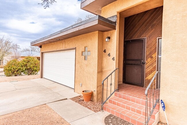 Photo - 444 Sierra Dr SE