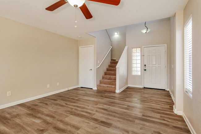 Photo - 15999 W Moreland St