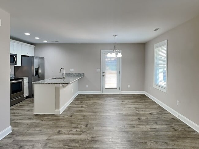 Photo - 105 St Mary Ave NW