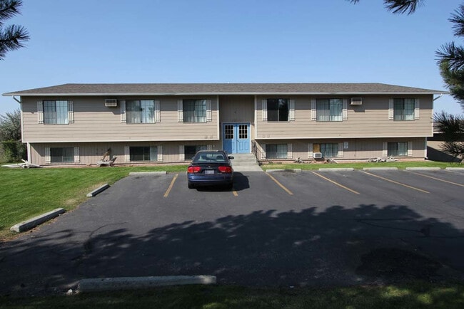 Front of Building - 1542 Governors Blvd Unit #3