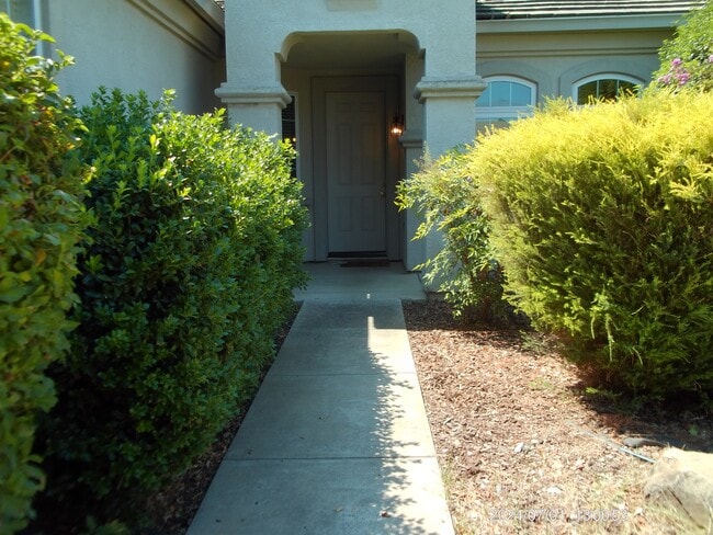 634 Falling Rock Ct