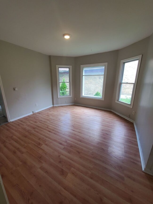Building Photo - 1108-1110 61st St. Rental
