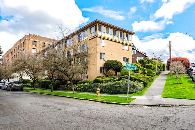Building Photo - Hamlin Place Rental
