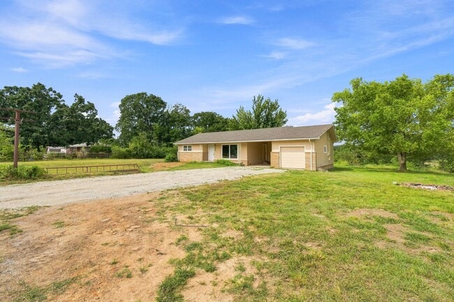 Photo - 65 2nd St