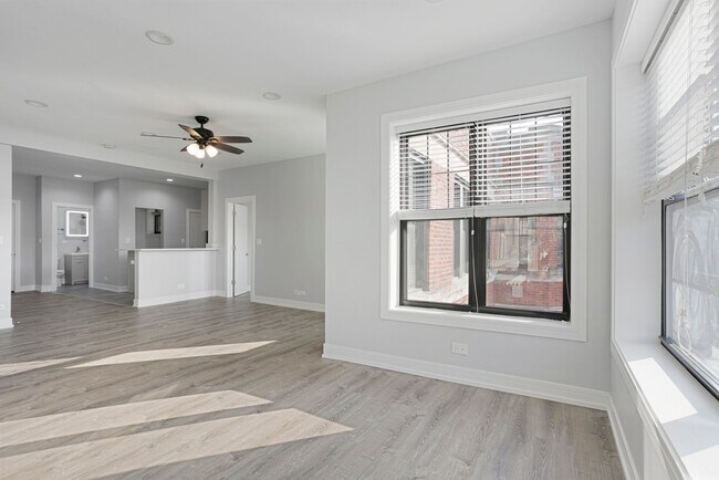 Photo - 6105 N Winthrop Ave Unit 3