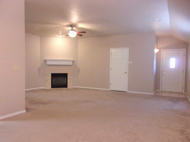 Photo - 2 BED 2 BATH 2 CAR GARAGE DUPLEX NW OKC