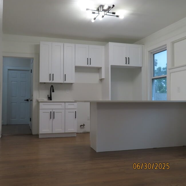 Building Photo - 348 Boyden Ave Unit 4 Rental