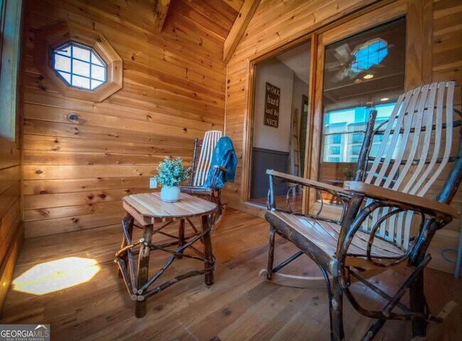 Photo - 544 E Main St