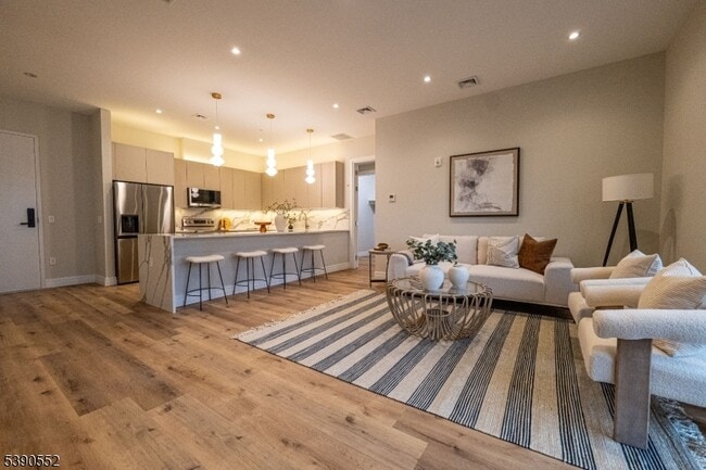 Photo - 1722 Springfield Ave Unit 406