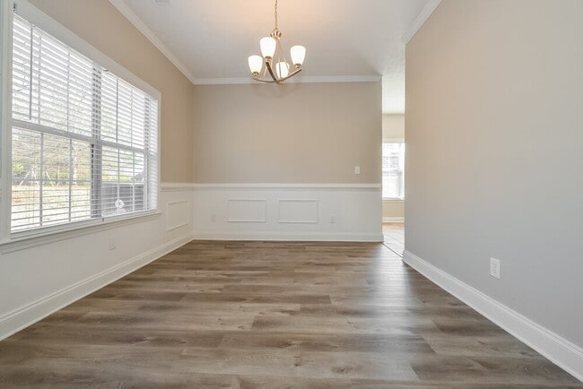 Photo - 453 Aviemore Loop