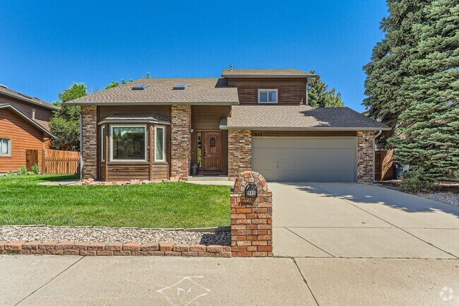 Building Photo - Evolve Real Estate: Gorgeous Single Family... Rental