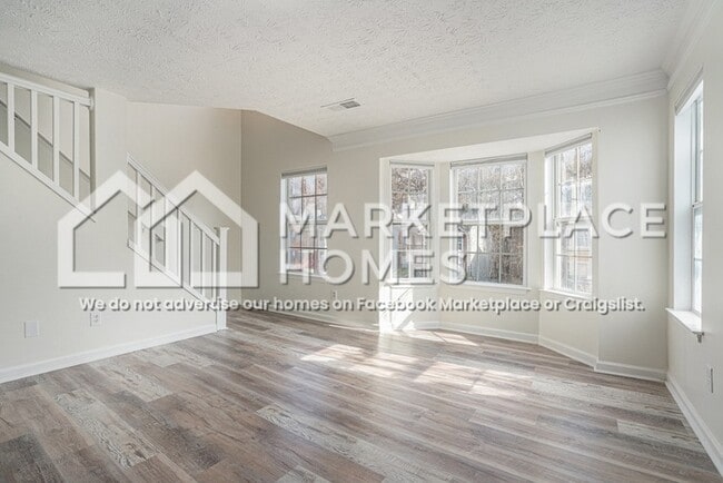 Photo - 6519 Charter Way