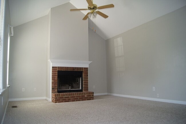 Photo - 301 Stargate Rd