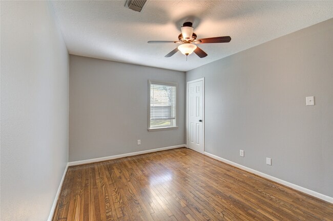 Photo - 2714 Southmore Ave