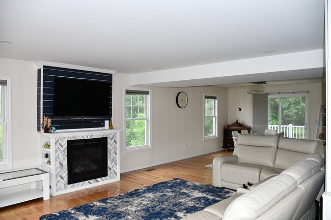 Photo - 19 Littleton Rd
