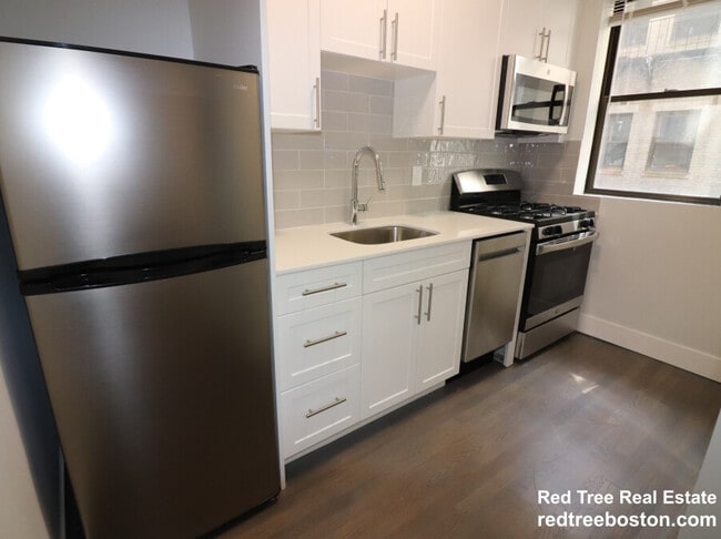 Building Photo - 81 Park Dr Unit 5