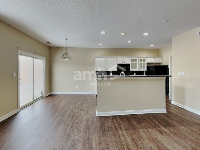 Photo - 5902 Cabot Dr