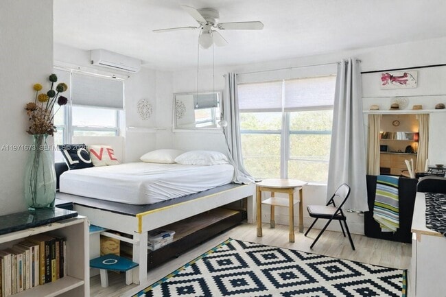 Photo - 428 SW 9th St Unit 15