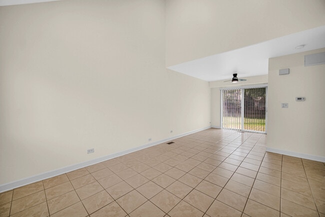 Photo - 1807 Whitney Dr