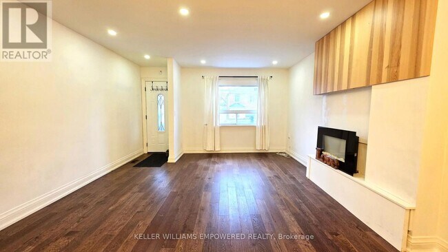 Photo - 583 Old Weston Rd