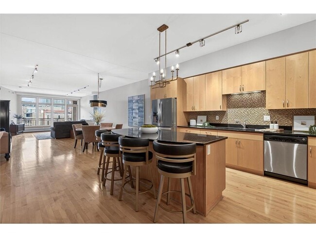 Building Photo - 111 N 4th Ave Unit 304