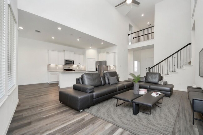 Photo - 501 Newcomb Holw Dr