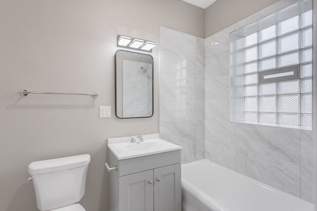 Photo - 8024 S Ellis Ave Unit 1B