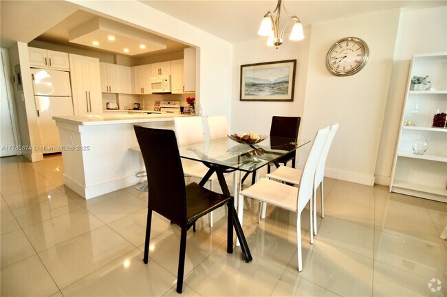 Building Photo - 1865 S Ocean Dr Unit 8I Rental