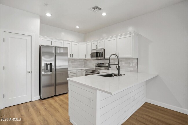 Building Photo - 7601 E Roosevelt St Rental