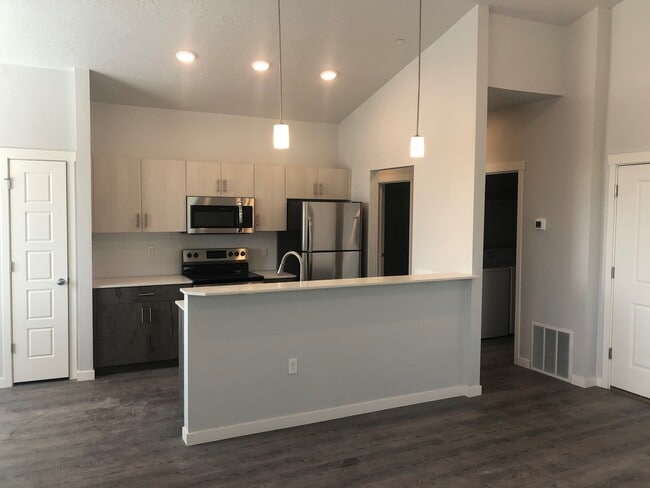 2 Bed 2 Bath Kitchen - Northview Apartment Homes
