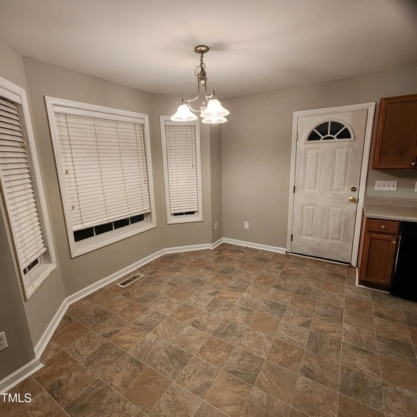 134 W Oak Ave