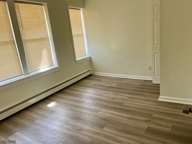 279 Belmont Ave Unit 2