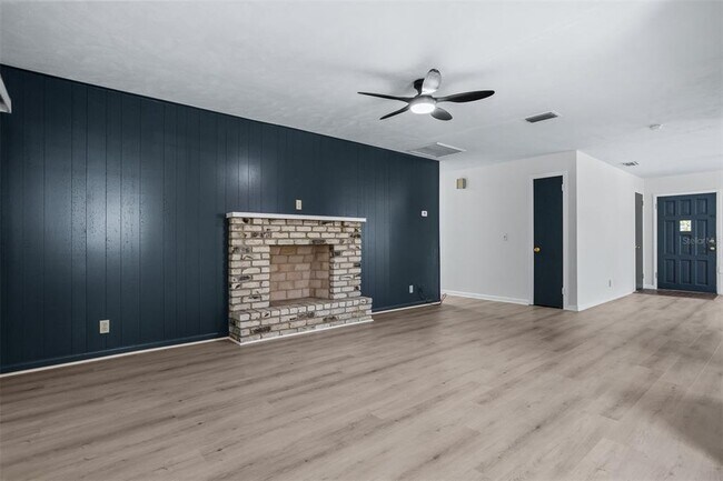 Photo - 812 W Warren Ave