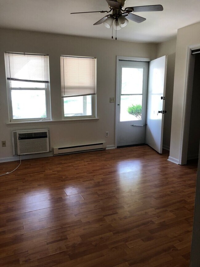 Photo - 3011-MF2-E5 Unit B