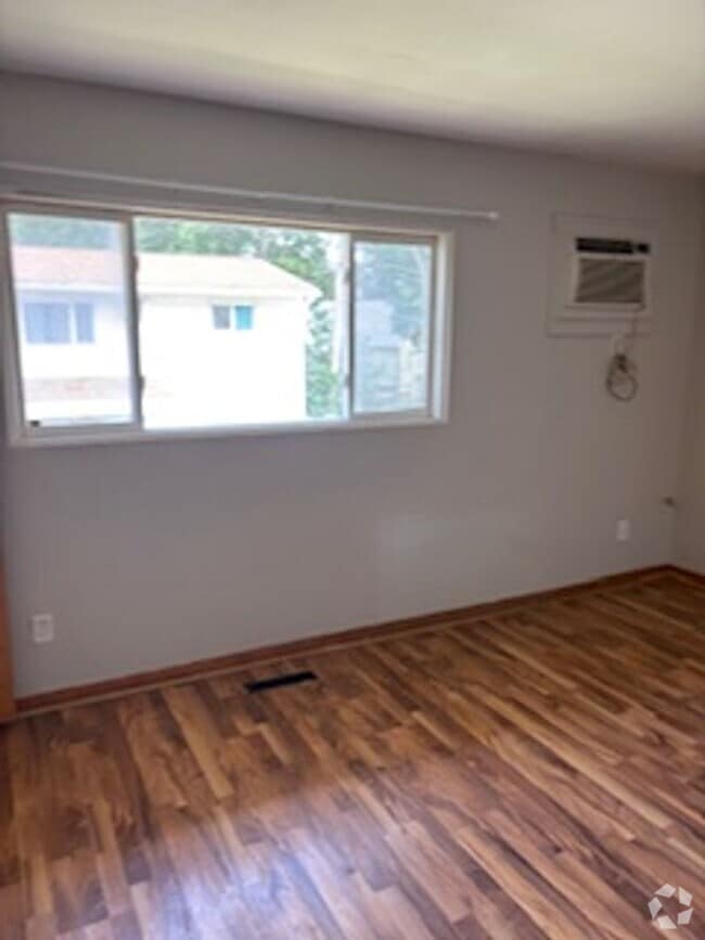 Building Photo - 217 Fereday Ct Unit 217 Fereday Ct -  B Rental