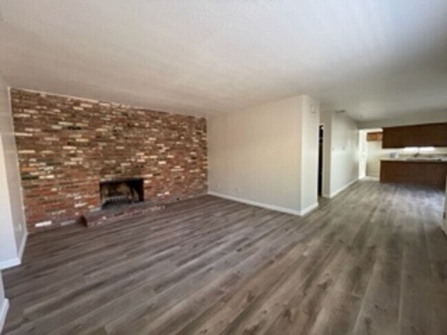 Photo - Great 3 Bed 2 Bath Duplex