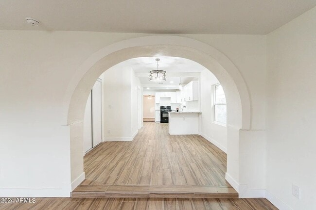 Building Photo - 206 E Kinderman Dr