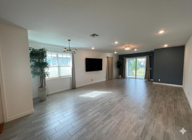 Photo - 1353 Haywagon Tr.