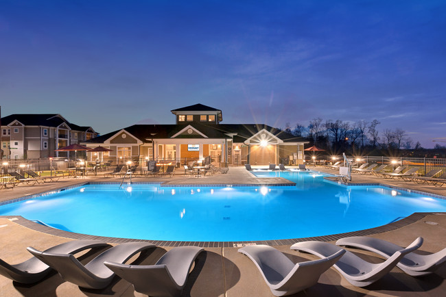 Swimming Pool - Abberly Avera Apartment Homes