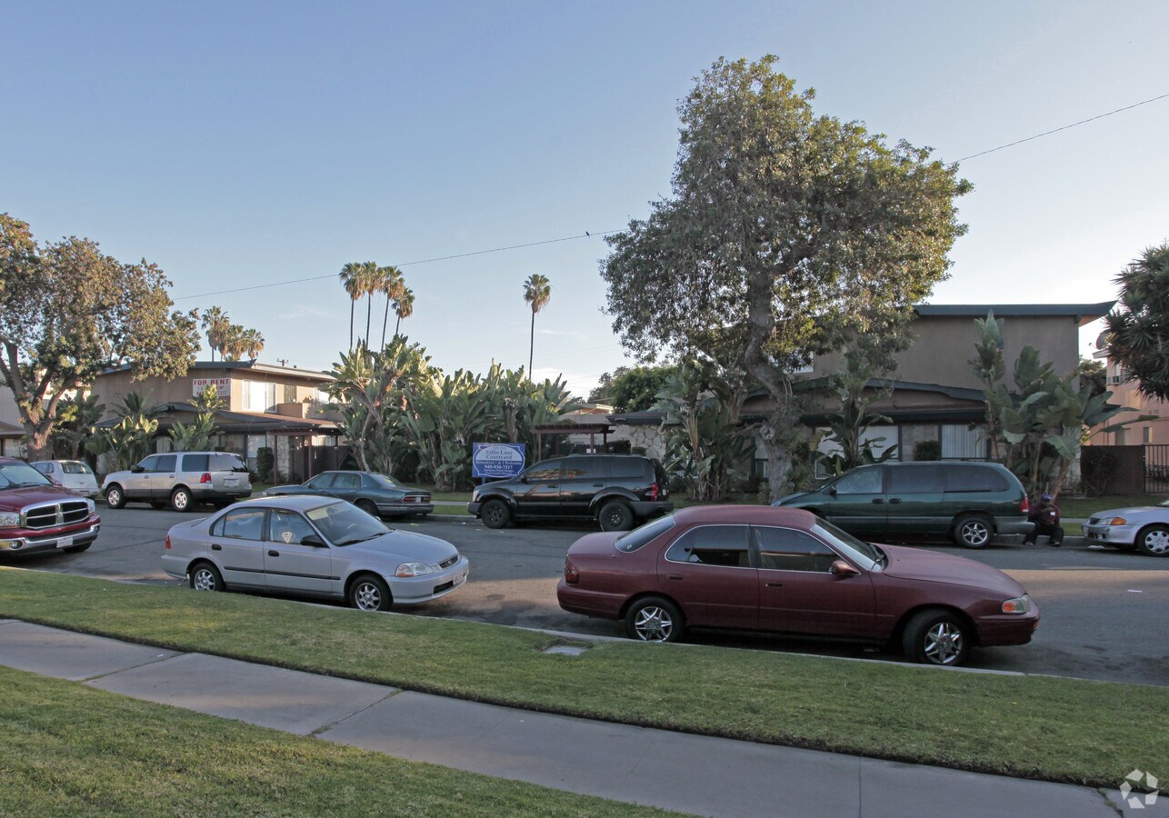 Photo - Sallie Lane Courtyard