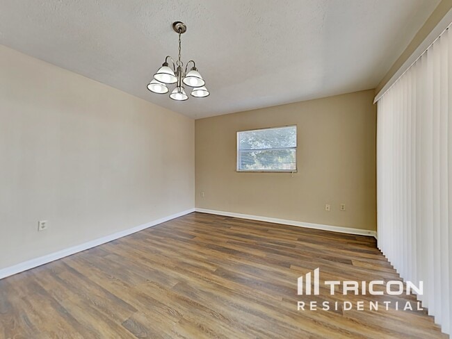 Photo - 1201 Windsor Cir