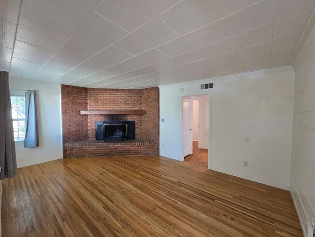 Photo - 607 Avenue G