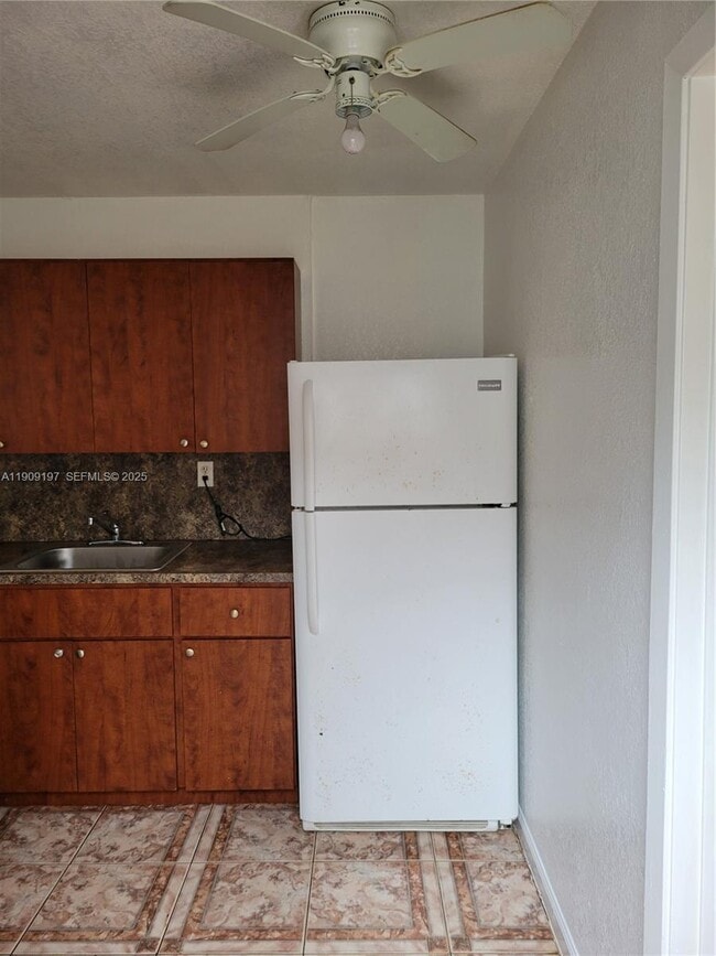 Building Photo - 14815 NE 8th Ct Unit 1