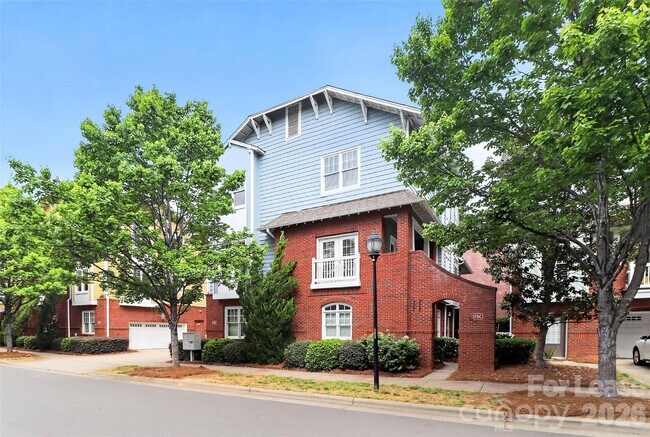 Photo - 2248 Lyndhurst Ave