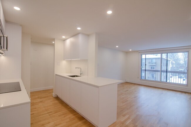 Photo - 1565 Avenue Victoria Unité 310