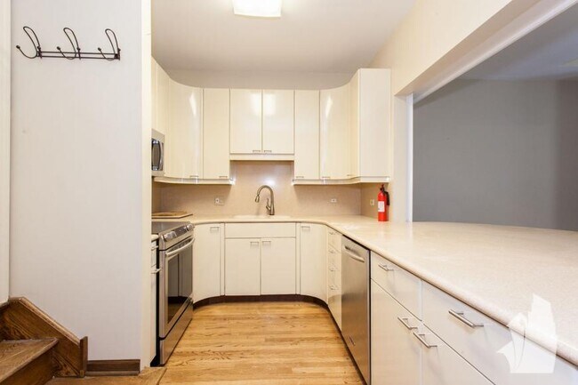 Photo - 2 bedroom in Chicago IL 60614 Unit F