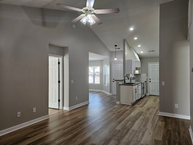 Photo - 118 Retreat Pl