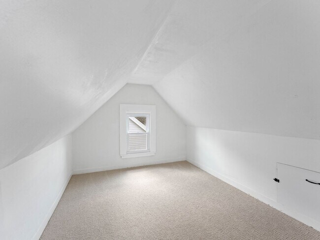 Photo - 213 N 6th St